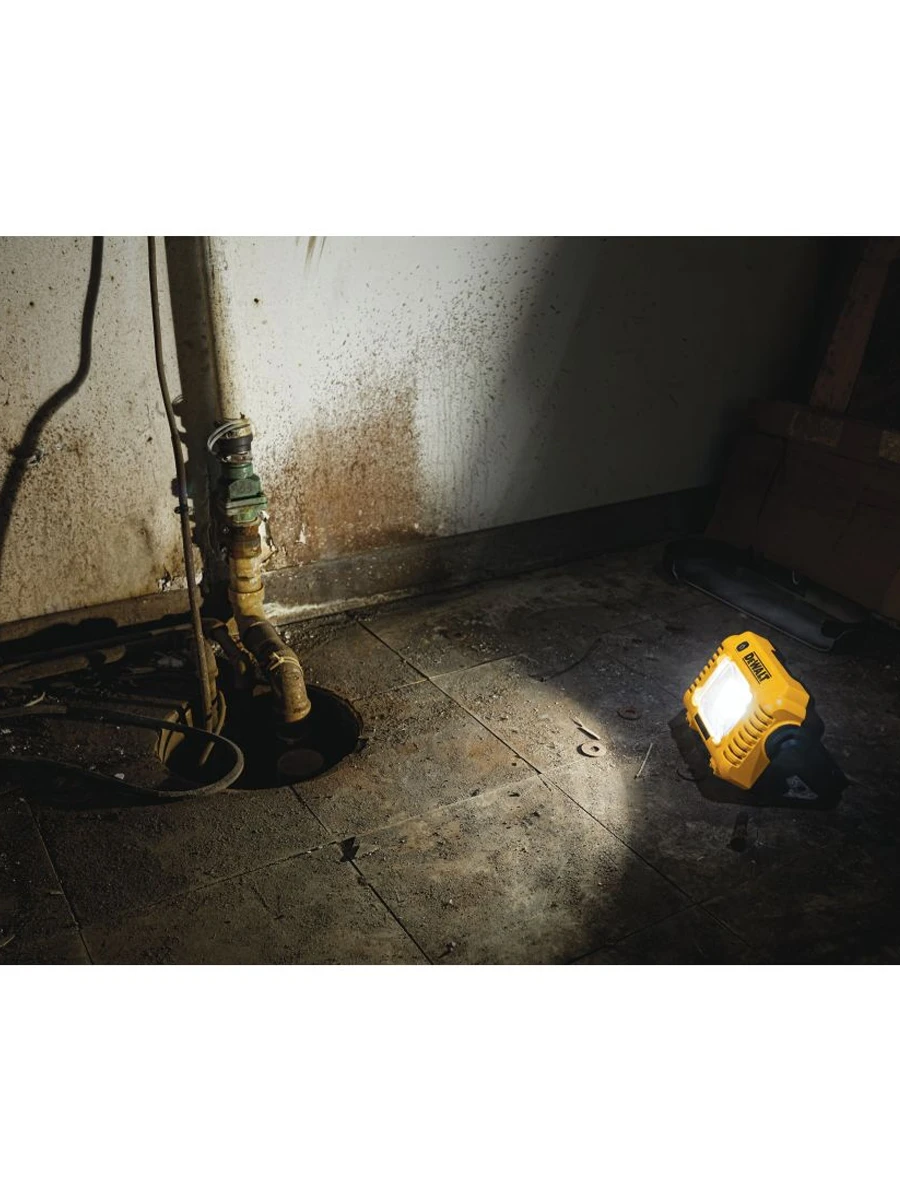 Светодиодный фонарь 2000лм DeWalt DCL077-XJ