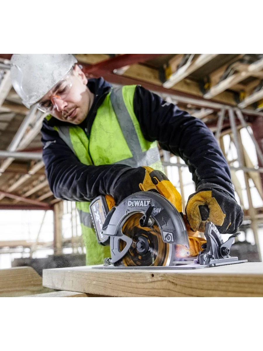 Пила дисковая 190мм DeWalt DCS578NT-XJ