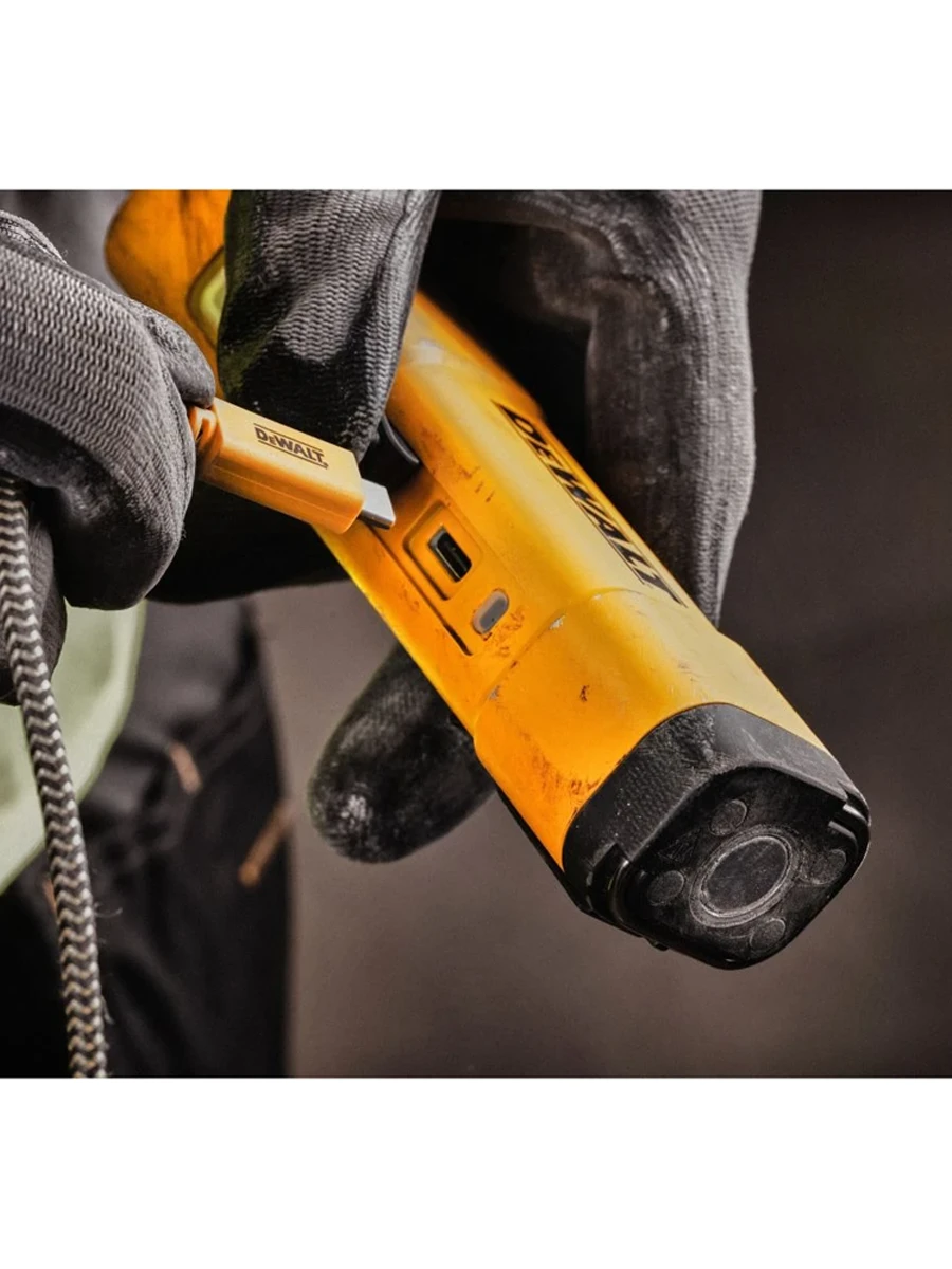 Светодиодный фонарь 1000лм DeWalt DCL183-XJ