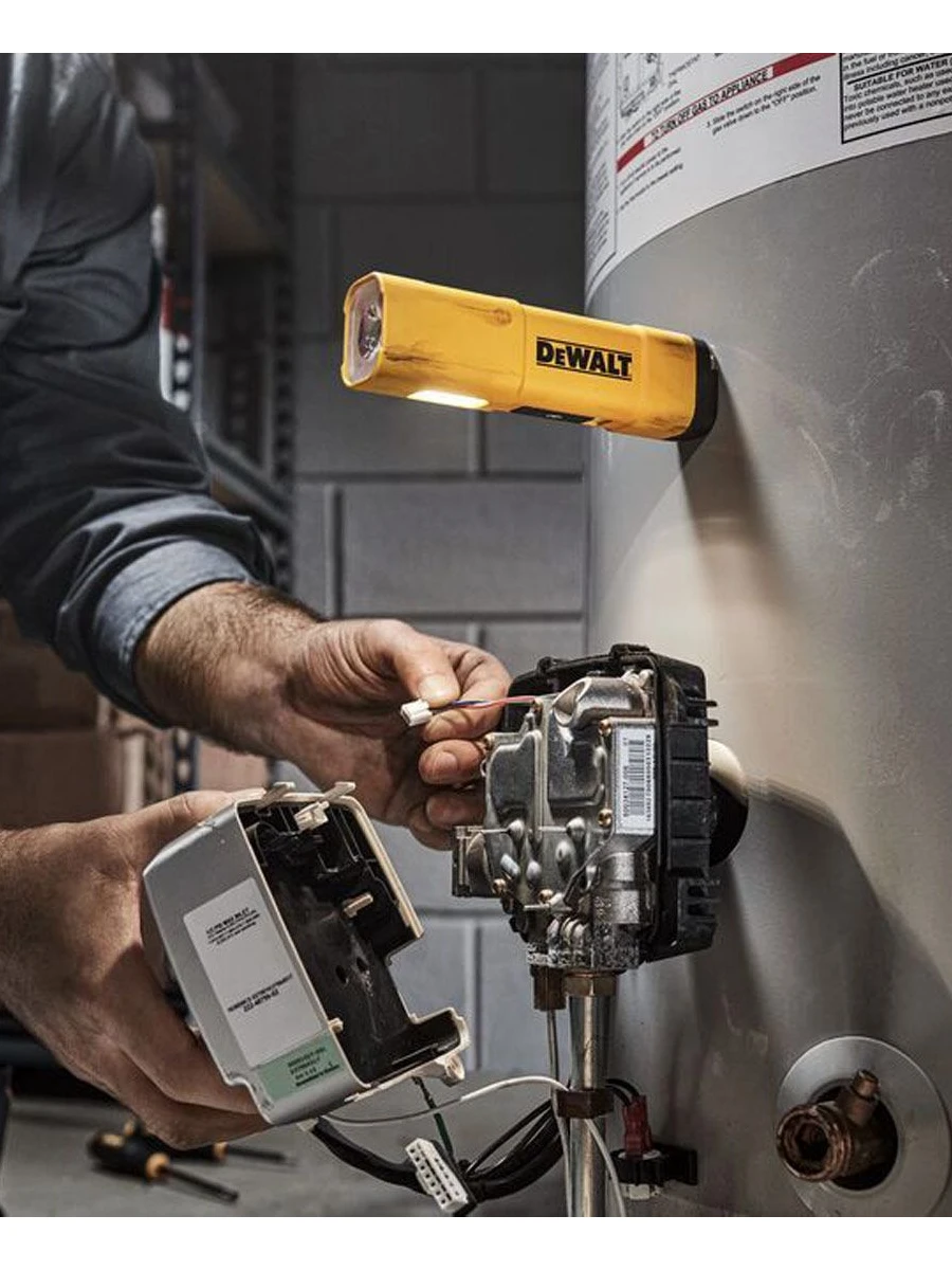 Светодиодный фонарь 1000лм DeWalt DCL183-XJ