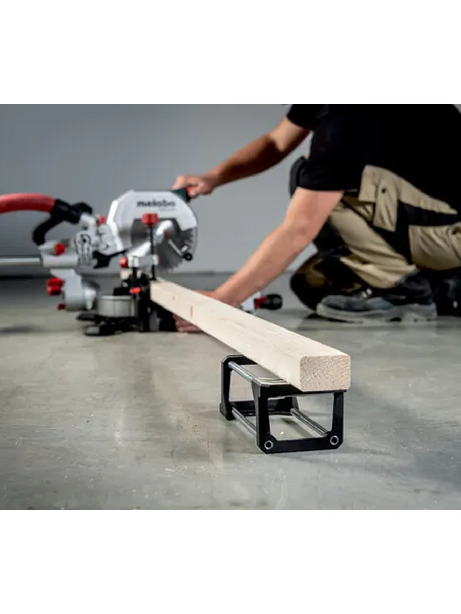 Пила торцовочная 216мм Metabo KGS 216 M (613216000)