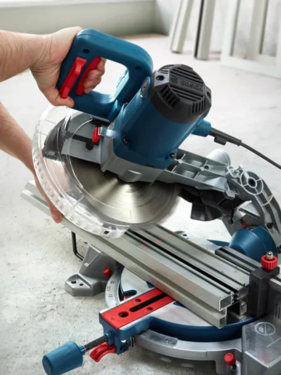 Пила торцовочная 216мм Bosch GCM 216 0601B33000