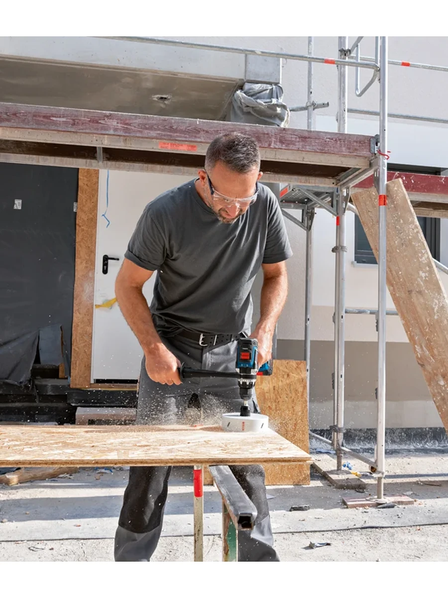 Двухскоростная безударная дрель-шуруповёрт Bosch GSR 18V-150 C + 2x PC 18V 8Ah (06019J5005)