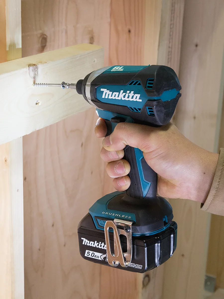 Импульсный шуруповёрт Makita DTD153ZJ